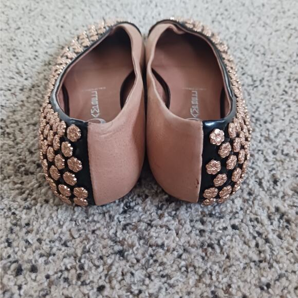 Jeffrey Campbell Ibiza Gold Studded Flats Size 8.5 Handmade Slip On Flower - Picture 7 of 11